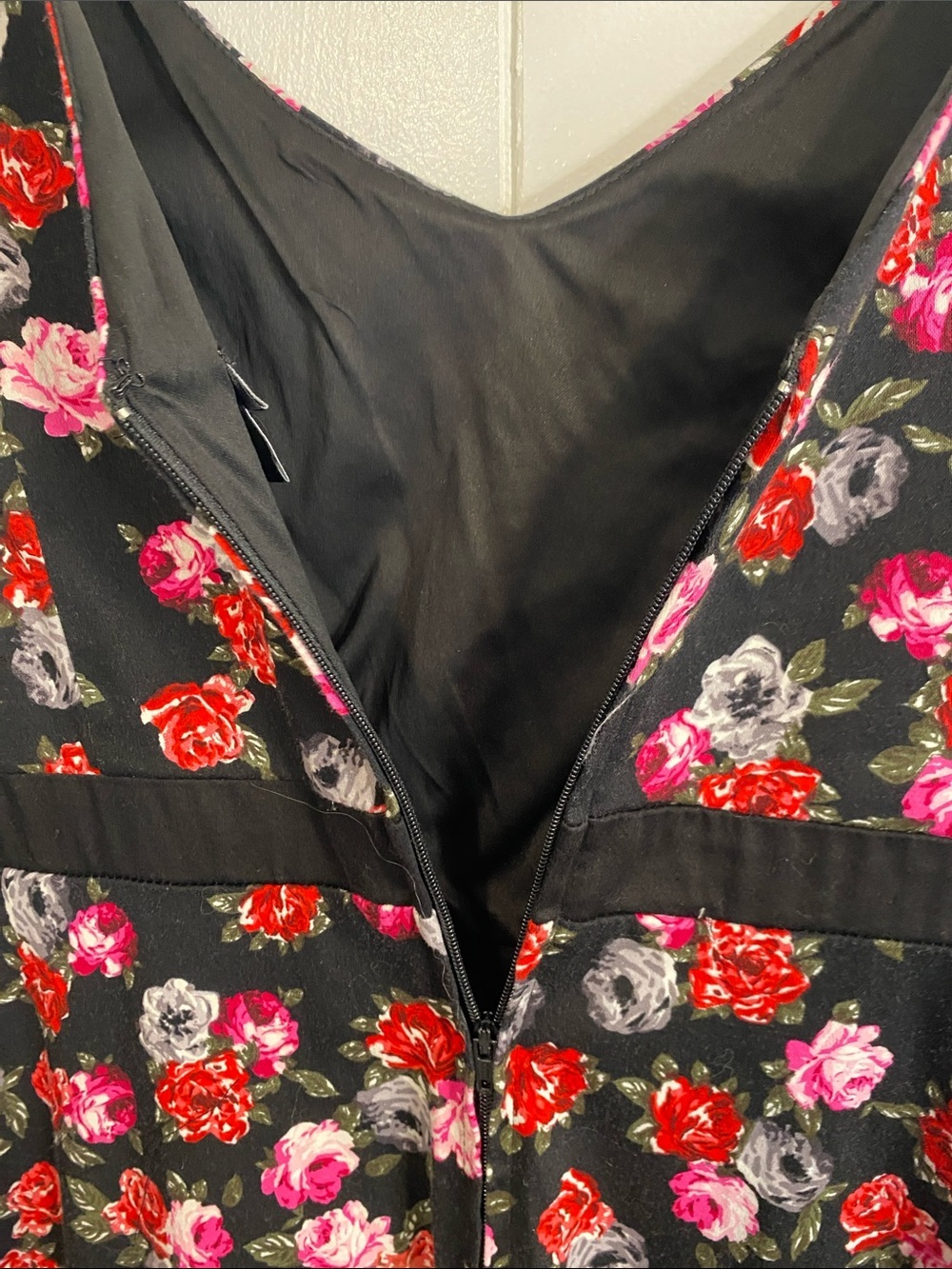 Torrid Floral Fit & Flare Dress | Rockabilly Retro Pinup Full Skirt | Size 12 - Picture 7 of 11